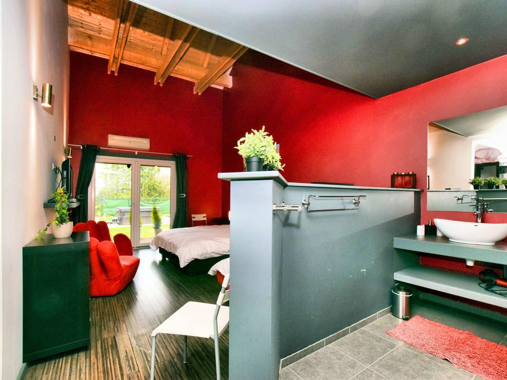 Beautiful Villa With Heated Outdoor Pool Manhay Luaran gambar